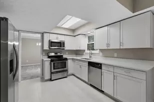 2069 Walnut Hill Park Dr, Columbus, OH 43232 - Photo 14