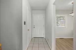 4454 Folkestone Ct S, Columbus, OH 43220 - Photo 10