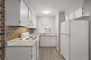 4454 Folkestone Ct S, Columbus, OH 43220 - Photo 2