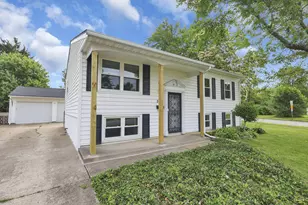 548 Empire Dr N, Columbus, OH 43230 - Photo 2
