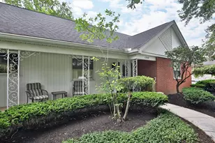 1348 Haddon Rd, Columbus, OH 43209 - Photo 2