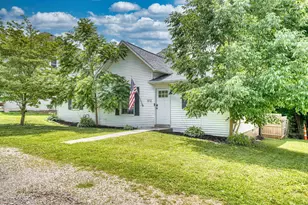 512 Mill St, Utica, OH 43080 - Photo 2
