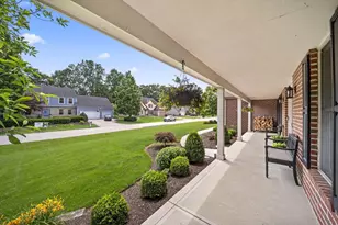 5955 Windward Ct, Lewis Center, OH 43035 - Photo 4