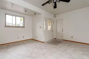 2398 Beverly Pl, Columbus, OH 43209 - Photo 12