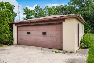380 Topsfield Rd, Columbus, OH 43228 - Photo 8