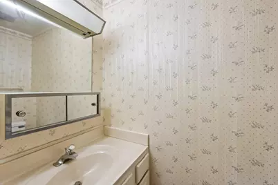 601 Dlyn Street, Columbus, OH 43228 - Photo 12