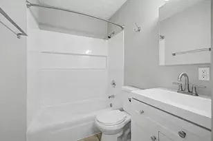 4696 Tarryton Ct S, Columbus, OH 43228 - Photo 8
