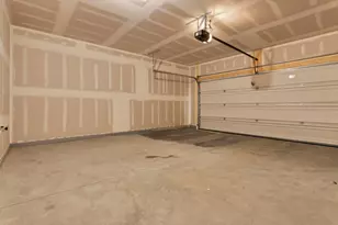 6302 Marinelli Dr N, Columbus, OH 43228 - Photo 36