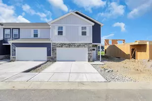 6302 Marinelli Dr N, Columbus, OH 43228 - Photo 2