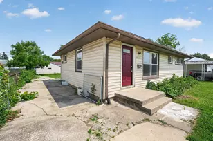 814 Josephine Ave, Columbus, OH 43204 - Photo 2