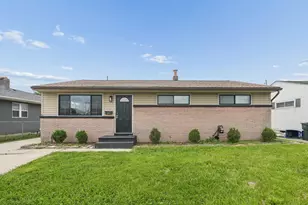 4155 Dixie Ct, Columbus, OH 43228 - Photo 2