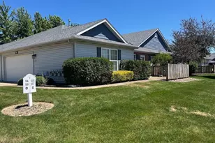 532 Heather Woods Dr, Elyria, OH 44035 - Photo 2