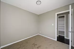 1637 S James Rd, Columbus, OH 43227 - Photo 32