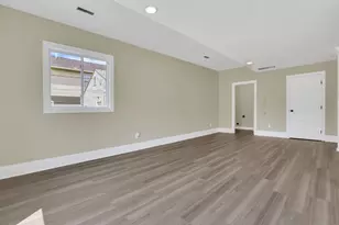 1521 Delbert Rd, Columbus, OH 43219 - Photo 10