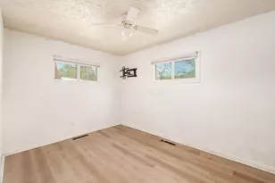 2250 Brentnell Ave, Columbus, OH 43211 - Photo 12
