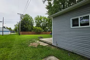 210 W Montford Ave, Ada, OH 45810 - Photo 22