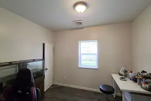210 W Montford Ave, Ada, OH 45810 - Photo 20