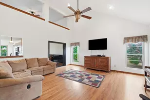 7045 Sherbrook Dr, Westerville, OH 43082 - Photo 6