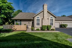 4392 Crimson Maple Ln, Westerville, OH 43082 - Photo 2