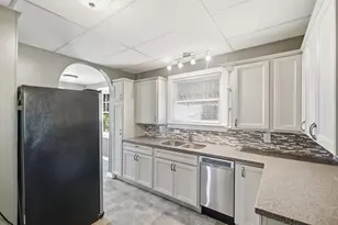 125 W Lincoln Ave, Bellefontaine, OH 43311 - Photo 22