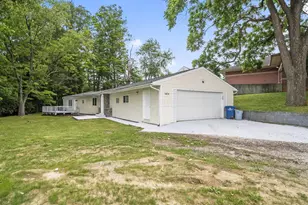 1404 Waggoner Rd, Reynoldsburg, OH 43068 - Photo 2