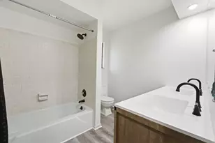 5446 Blue Ash Rd, Columbus, OH 43229 - Photo 36