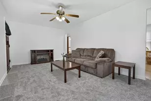 1366 Melrose Ave, Columbus, OH 43224 - Photo 4