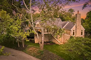 2950 Linkbury Ln, Upper Arlington, OH 43221 - Photo 1