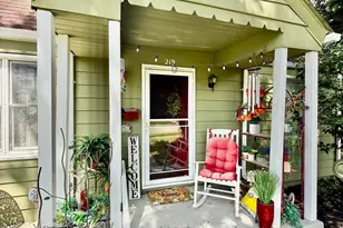 219 N Buena Vista St, Newark, OH 43055 - Photo 2