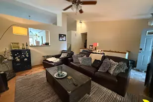 2581 Weeping Willow Ct, Columbus, OH 43207 - Photo 6