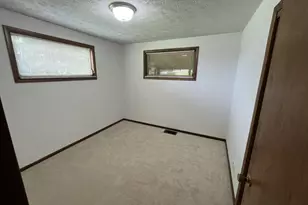 44 N W St, Thornville, OH 43076 - Photo 10