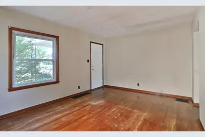 375 E Royal Forest Boulevard, Columbus, OH 43214 - Photo 10