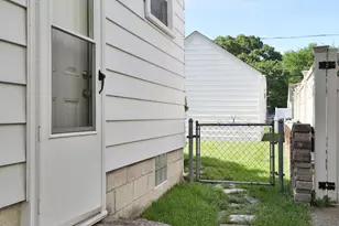 375 E Royal Forest Blvd, Columbus, OH 43214 - Photo 14
