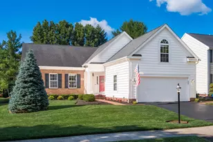 247 Chasely Cir, Powell, OH 43065 - Photo 2