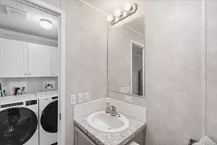 817 Janice Pkwy, Columbus, OH 43223 - Photo 26