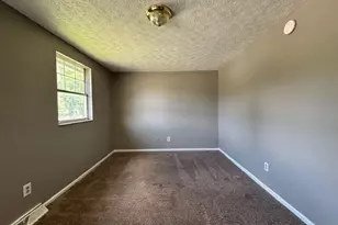2621 Woodsedge Rd, Columbus, OH 43224 - Photo 12