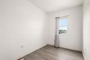 100 S Oakley Ave, Columbus, OH 43204 - Photo 14