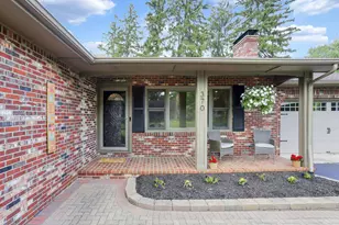 370 Heather Ln, Powell, OH 43065 - Photo 2