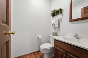2347 Collins Dr, Worthington, OH 43085 - Photo 16