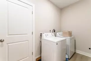 1284 E Mound St, Columbus, OH 43205 - Photo 22