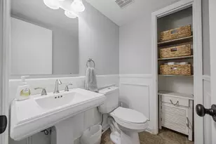 614 Dlyn St, Columbus, OH 43228 - Photo 12
