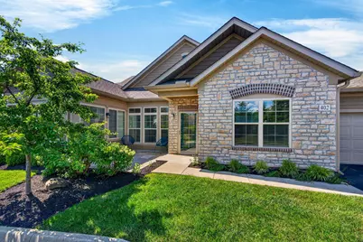 402 Stoneshire Loop, Pataskala, OH 43062 - Photo 2