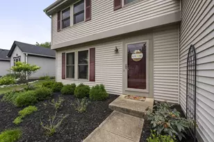 3688 Carnforth Dr, Columbus, OH 43221 - Photo 2