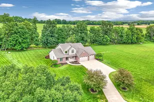 3276 Rebecca Ct NE, Lancaster, OH 43130 - Photo 2