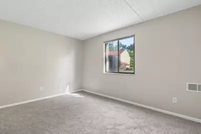 3939 Karl Road #100, Columbus, OH 43224 - Photo 4