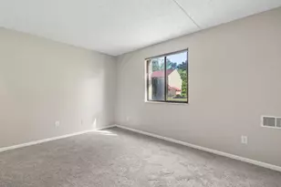 3939 Karl Rd, Columbus, OH 43224 - Photo 4