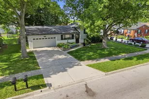 2598 Parlin Dr, Grove City, OH 43123 - Photo 4