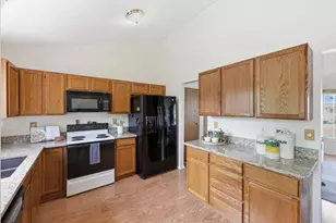 1000 Cherry Bud Dr, Columbus, OH 43228 - Photo 12