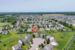 635 Sandhill Ct, Delaware, OH 43015 - Photo 2