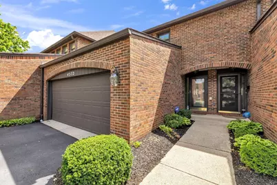 4532 Carriage Hill Lane, Columbus, OH 43220 - Photo 2